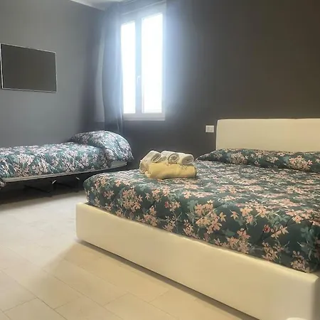 Roberta House -1 شقة