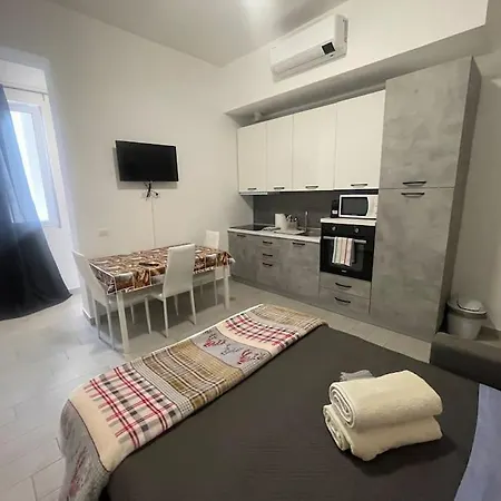 Roberta House -1