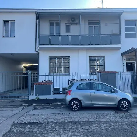 Roberta House -1 * Rozzano