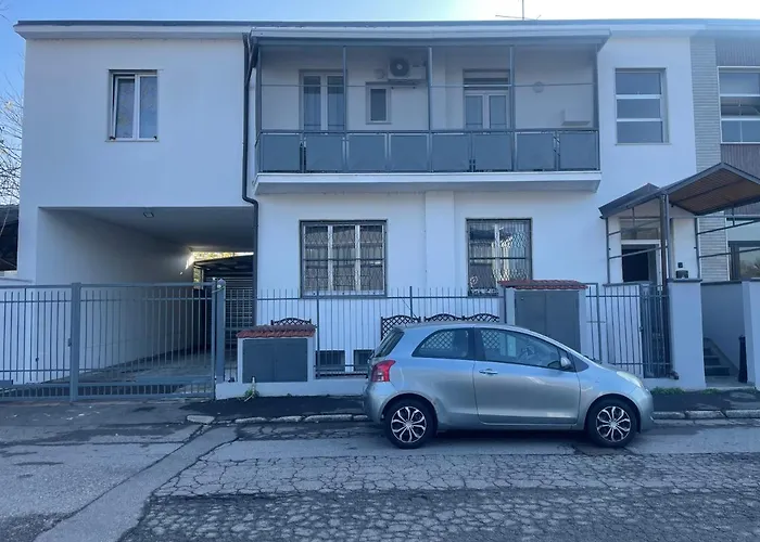 Roberta House -1 * Rozzano